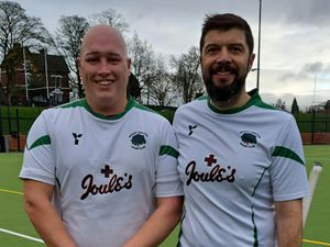 Supporting image for story: Ten-man Drayton hold on for a crucial victory