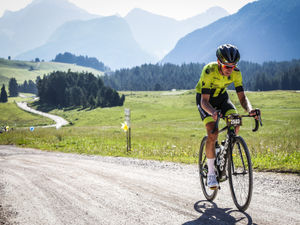 Supporting image for story: Cycling team embark on 800km ride