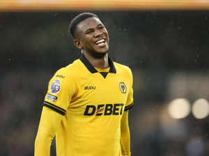 Supporting image for story: Wolves boss' high praise for maverick defender Yerson Mosquera