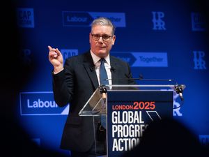 Supporting image for story: Digital IDs will be mandatory to work in UK, Keir Starmer says