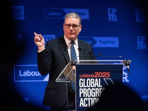 Supporting image for story: Digital IDs will be mandatory to work in UK, Keir Starmer says