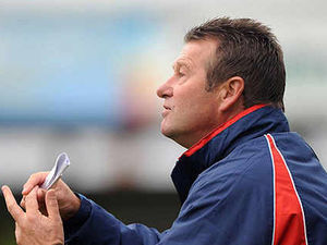 Supporting image for story: Chris Hutchings questions his players