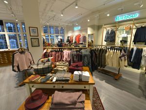 Supporting image for story: House of Fraser's Chinese owners selling stake in department store