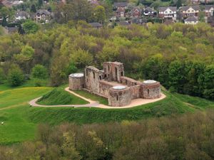 Supporting image for story: 'Residents feel unsafe': MP calls for pedestrian crossing outside Staffordshire tourist attraction