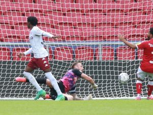 Supporting image for story: Jaden Philogene-Bidace off on loan after Aston Villa deal