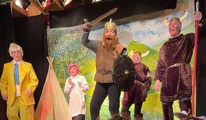 Rhydycroesau pantomime