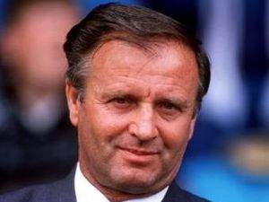 Supporting image for story: Former Aston Villa boss Dr Jozef Venglos dies aged 84