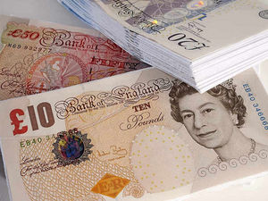 Supporting image for story: Amazon fraudsters steal £40,000 from Shropshire residents in 24 hours