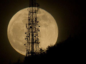 Supporting image for story: Shropshire stargazers wowed by Super Blue Moon
