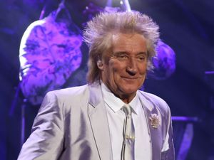 Supporting image for story: Sir Rod Stewart calls news programme phone-in to offer to pay for hospital scans