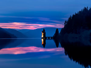 Supporting image for story: Lake Vyrnwy homes among most popular by inland waters