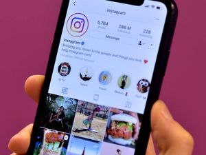 Supporting image for story: Instagram bans plastic surgery filters