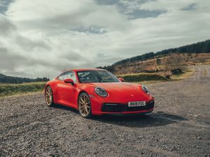Supporting image for story: The best cars for a UK road trip