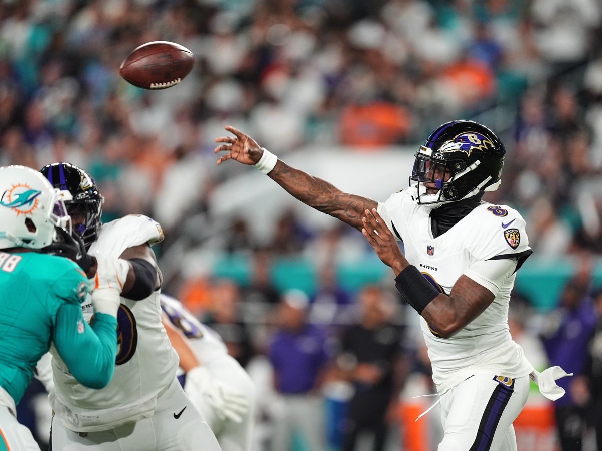 Lamar Jackson returns with four touchdown passes in Baltimore Ravens win