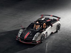 Supporting image for story: Ultra-limited 791bhp Pagani Huayra Roadster BC revealed