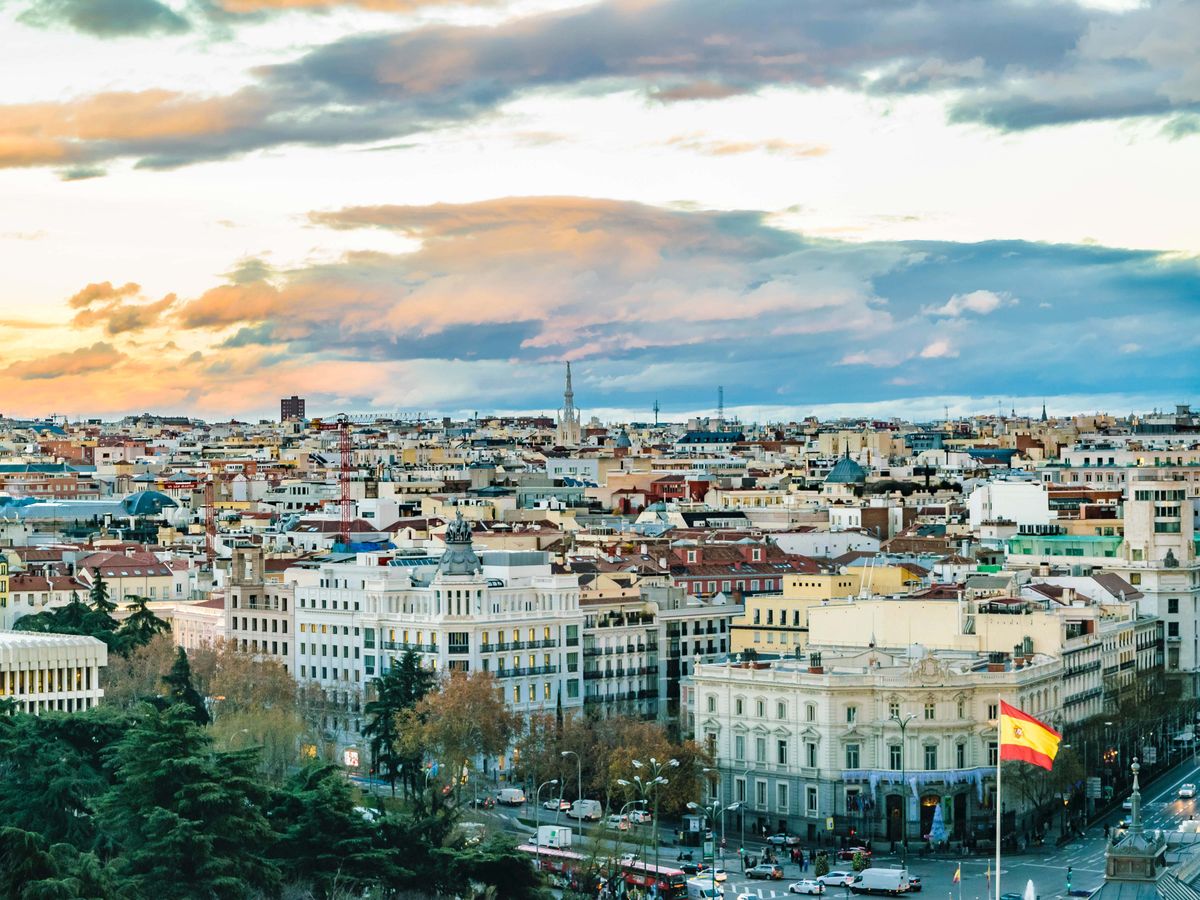 Explosion in Madrid from suspected gas leak injures 25