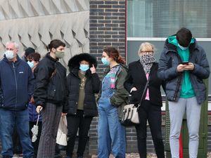 Supporting image for story: Most people who test positive for Covid-19 ‘have no key symptoms’ on test day