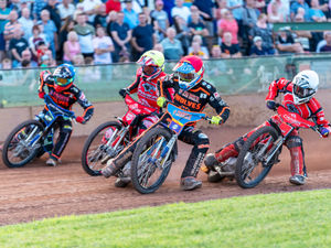 Supporting image for story: Away wins key to late charge for Wolverhampton Wolves