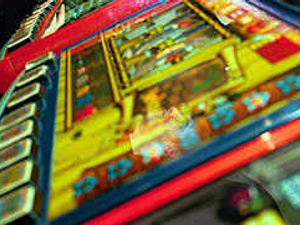 Supporting image for story: Bingo halls seek slot machine boost