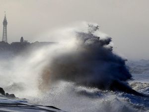 Supporting image for story: Study reveals how dangerous ‘rogue’ waves are formed in the world’s oceans