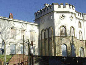 Supporting image for story: The Great Stately Internet Auction