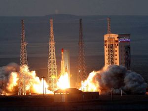 Supporting image for story: Iran says it conducted successful space launch in programme criticised by West