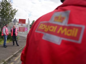 Supporting image for story: Royal Mail staff call off planned strikes