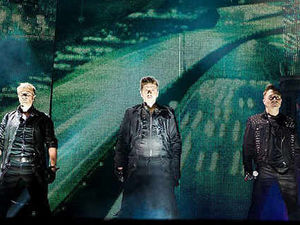 Supporting image for story: Westlife wow fans at the LG Arena