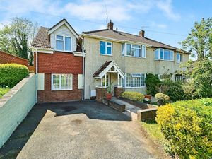 Supporting image for story: Spacious five-bedroom Telford home for sale at £250,000