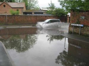 Supporting image for story: Chaos caused by flash flooding