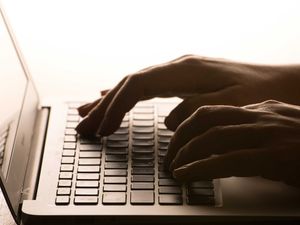 Supporting image for story: Generative AI threatens memory of the Holocaust, report warns