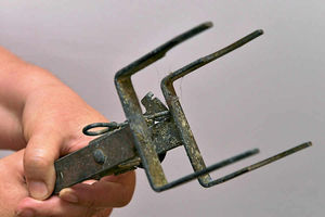 The trap which caused the injury to the cat