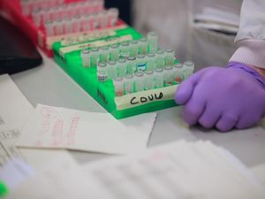 Supporting image for story: Coronavirus: UK strategy is ‘concerning’, says Jeremy Hunt