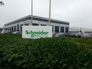 Supporting image for story: Schneider Electric opens new safety academy in Telford