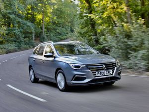 Supporting image for story: MG offers £750 discount for customers who test drive an EV