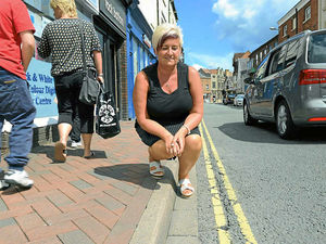 Supporting image for story: Traders welcome double yellow parking plans but Star readers against