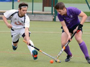 Supporting image for story: Nicholson and Chevins at the double as Drayton cruise