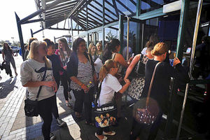 Supporting image for story: One Direction fans queue up to see boyband's big film on Liam Payne's birthday
