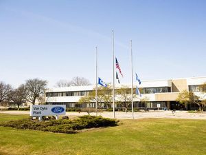 Supporting image for story: Ford expects first quarter losses to total £478m