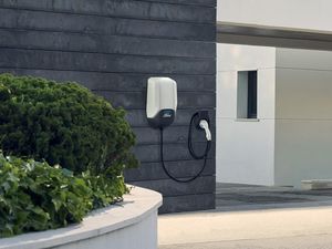 Supporting image for story: Ford announces charging scheme for plug-in owners