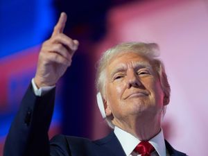 Supporting image for story: Trump urges unity as he shares details of assassination attempt