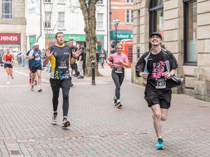 Stafford Half Marathon 2025 (photos by Ian Knight / Z70 Photography)