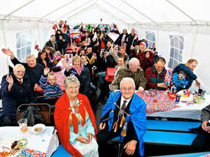 Supporting image for story: Rock royalty play tribute at Diamond Jubilee concert