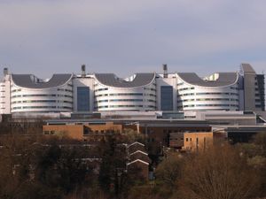 Supporting image for story: Midlands hospitals to pilot 24-hour Covid jab appointments