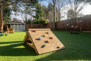 Busy Bees acquires hat-trick of nurseries