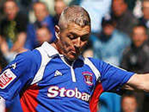 Supporting image for story: Can you hear Kavanagh sing?