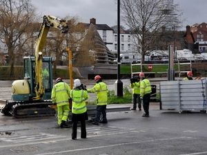 Supporting image for story: Storms: Shrewsbury flood barriers go up as venues close and events called off