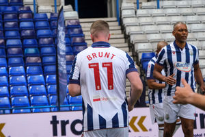 Chris Brunt back in Albion blue and white stripes