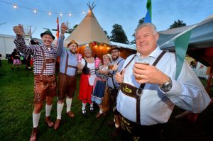 At the front is MD of Besblock (one of the event sponsors): Andrew Huxley, and back is staff: Dan Saxon, Paul Edwards, Kayleigh Edwards, Louise Walters and Gary Walters..