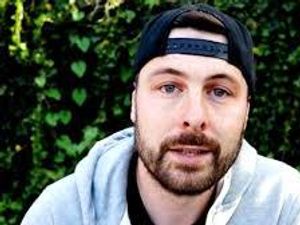 Supporting image for story: YouTube star Dan Thomas loses cancer fight